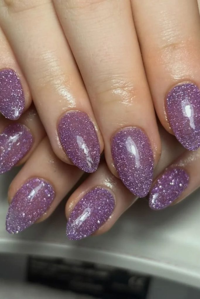 Sparkling purple grape soda nails.