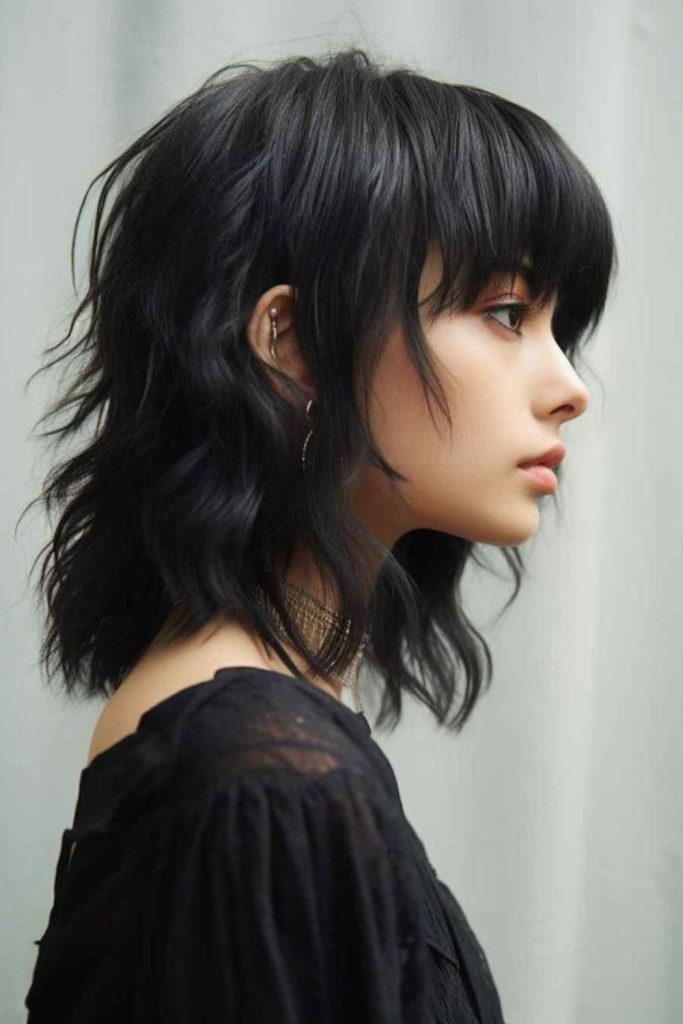 Velvet layered octopus haircut for women.