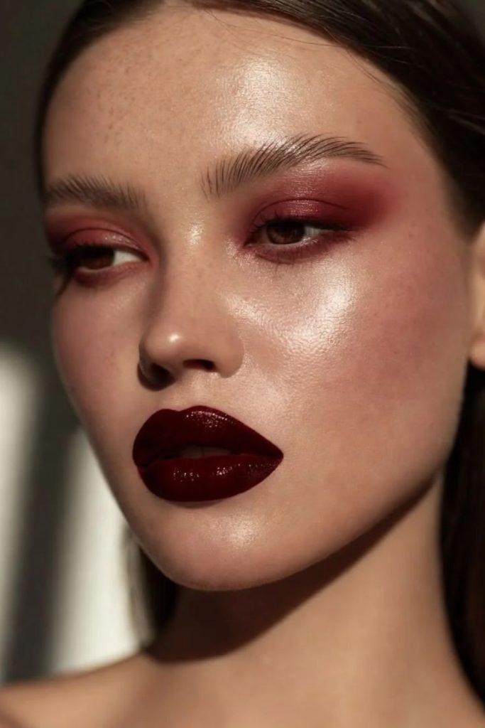 Cherry cola siren eyes with eyeliner.
