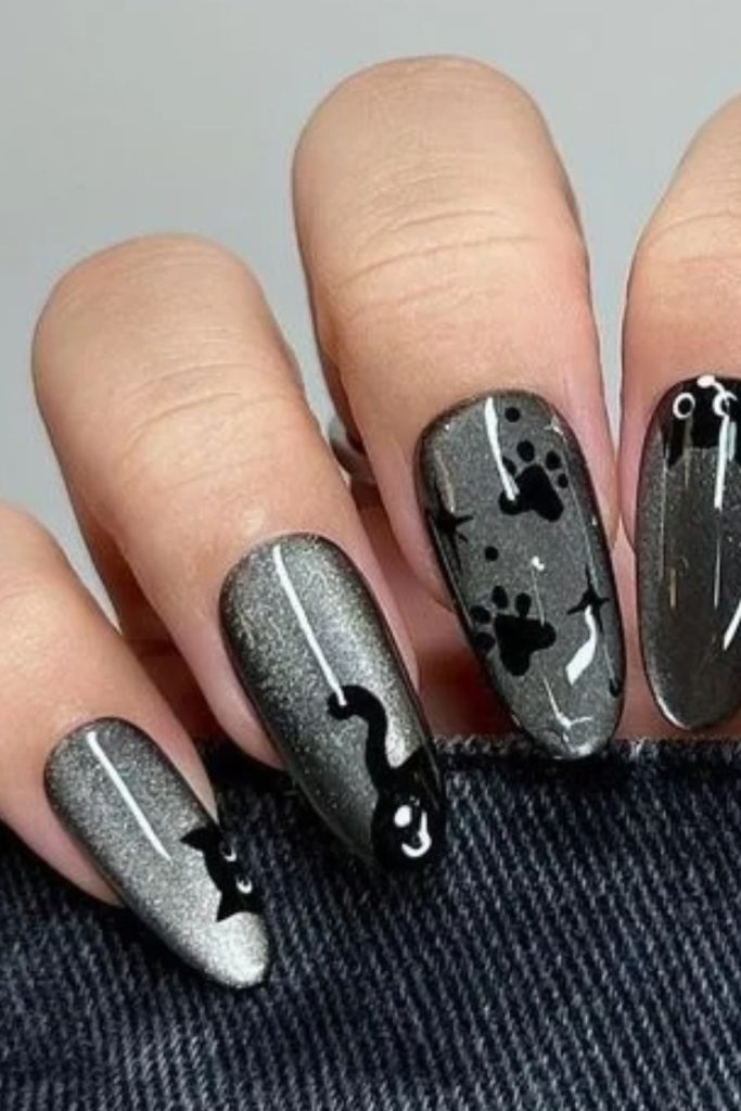 Crystal black cat claw manicure