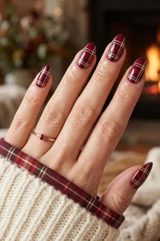 Cozy plaid ski lodge inspired nails.